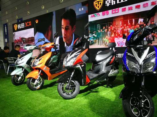 韓田的産(chǎn)品男神女神很(hen)配！