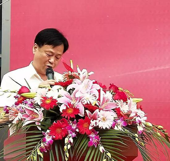 梁正(zheng)秘書長主持開(kai)幕式